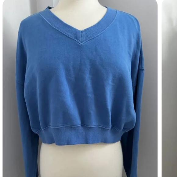 OFFLINE By Aerie Throw Back Cropped V Neck Sweatshirt Small Cobalt Blue - Picture 5 of 13